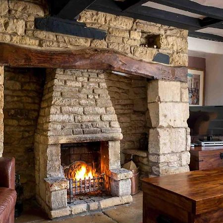Court Hayes Villa Cheltenham Bagian luar foto