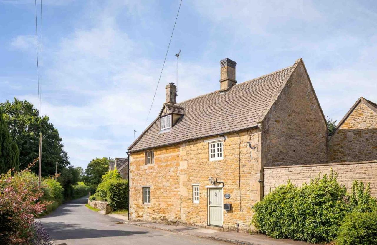 Court Hayes Villa Cheltenham Bagian luar foto