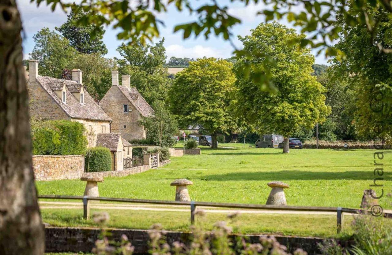 Court Hayes Villa Cheltenham Bagian luar foto